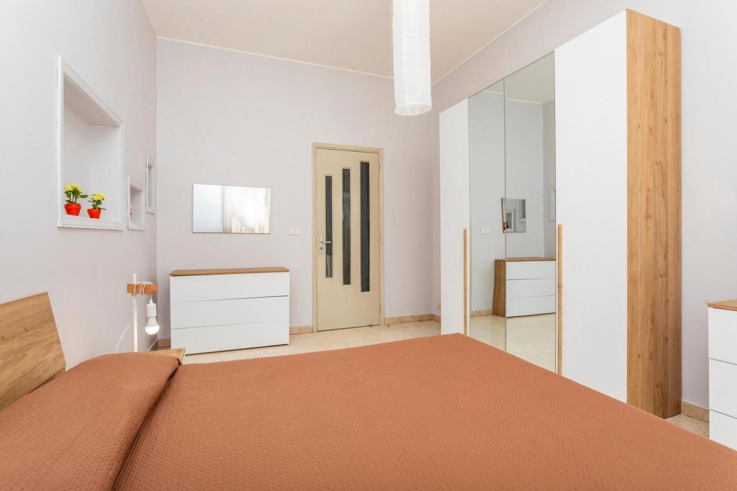 Апартаменты Nicola House Катания Экстерьер фото